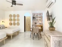 Loreto80-NEW Studio Cirio, in downtown by beach