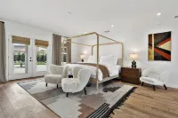 Large Estate 6 Bds, Pickleball,Volleyball+BasketBall, Putting,Pingpong,Gameroom - Private Pools