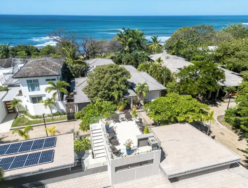 Estrella del Mar – Stylish Modern Villa, Walking Distance to the Beach. - Private Pools