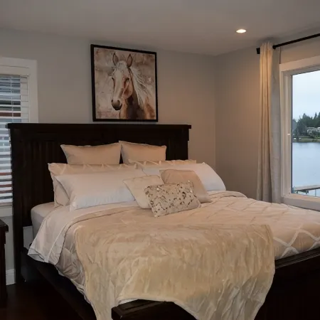 Seattle/Airport/Light Rail/SeaTac/2Bdrm Apt/Waterfront Home