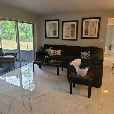 Cozy 3-bedroom house in peaceful Spring Hill with WiFi, AC. Sleeps up to 15