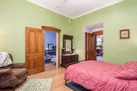Landmark, accessible home in the heart of Belleville’s historic downtown - Wifi