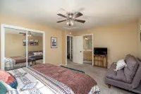 Sunset Peak Cabin 3BR house in TH with Lake Access-Walk to Downtown - Wifi