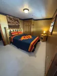 Little Belt Getaway! 3 bedroom 2 bath cabin with WiFi and hot tub. - 4-stjärniga