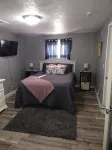1 bed1 bath house, less than 1mile to Union Hospital - 3-Star