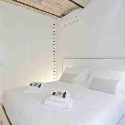 Design Flat for 4 Near Colosseum Rooms