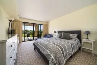 Wapato Point Halmalka Condo 510-A, 3 bed 2 bath, Sleeps 8,  Next to Outdoor Pool - Wi-Fi