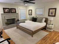Best Location, comfy bungalow just a10 min.walk to OU Stadium or Campus Corner - Homestays