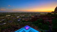 10,000 Sqf Mansion Carved into Camelback - Infinity Pool, Spa, Gym, Rooftop Bar - de luxe