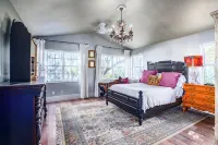 Elegant Lake Retreat
