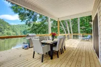 Lakefront Treehouse w/ Dock · 2 King Suites · Sleeps 12 - 5 Sao