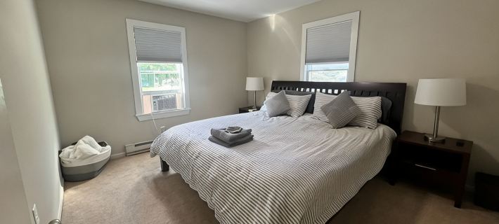 2nd story lake view, private deck- close to Scranton, Honesdale & Elk Mountain! Hotels in Wayne County