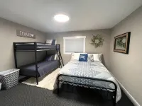 Salmon Goldbug Cottage, hot tub sleeps 8 - Wifi