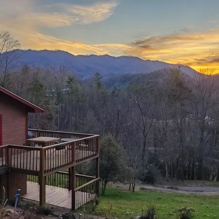 Majestic Peak - Mountain Views and Lake Access
