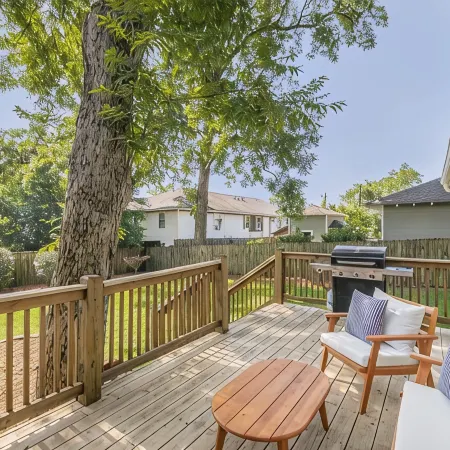 Park Street Dream in Downtown Northport, 2.5 Miles from U of A Stadium
