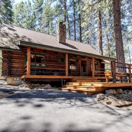 Black Butte Ranch Family Getaway, Short Walk to South Meadow Pool- Sleeps 12
