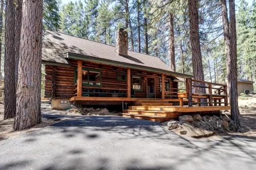 Black Butte Ranch Family Getaway, Short Walk to South Meadow Pool- Sleeps 12 - Alppimaja