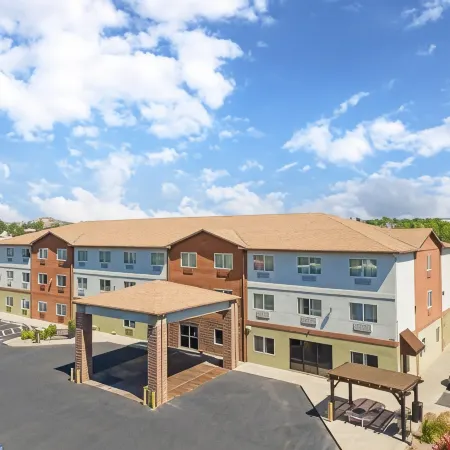 Best Western Plus the Four Corners Inn