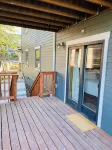 Premier Downstairs Flat in Perfect Down Town Location - Butik