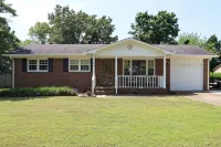 Cute home in the HEART of Madison - 2-Star