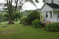 Five W Ranch -Sugar Hill Farm location- Private, Five Minutes From Downtown! - 2 stjerner