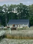 The Harbor House - Waterfront Home with Private Pier & Amazing Views! - de charme