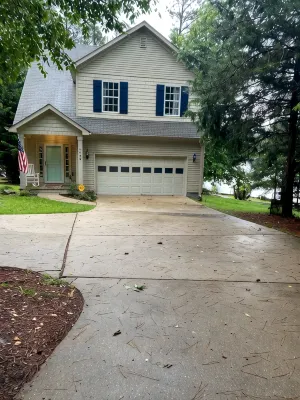 Smith Lake Waterfront - Sleeps 15 - Private Dock + Fire Pit - 3-Star