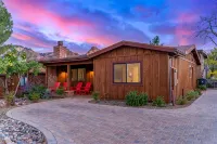 Top rated property by guests! Walking distance to all Uptown Sedona amenities. - 4-نجوم