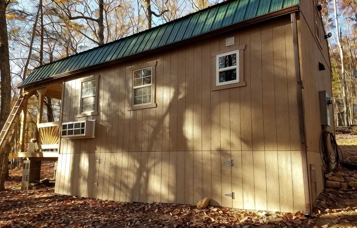 Pet friendly cottage on 17 acre Lake front property with dock and kayak access