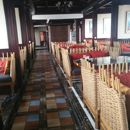 Jiayu Sky City Theme Hotel