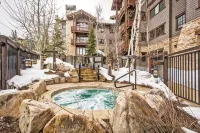 Luxury Ski-In, Ski-Out Arrowleaf Penthouse  With Panoramic Views - Jacuzzi