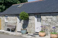 Peaceful rural retreat - w/Parking - close to Mousehole Beaches & Restaurants - جاكوزي