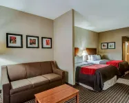 Comfort Inn & Suites Raphine - Lexington Near I-81 and I-64 - parking