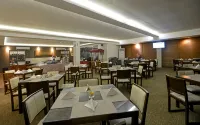 D'Season Premiere Hotel Jepara - Bữa sáng