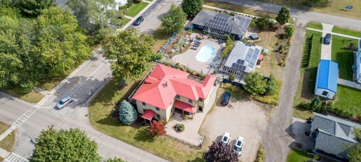 Lake Life Getaway - Condo Near Downtown! Hotels in Douglas