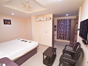 Avinashi Suites