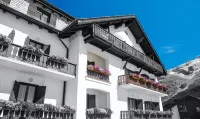 Giardino Bed & Breakfast Sankt Moritz - Champfèr - parking