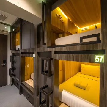 Cube Boutique Capsule Hotel @ Smith Street Отели рядом с достопримечательностью «Парк аттракционов Юниверсал-Студиос-Сингапур»