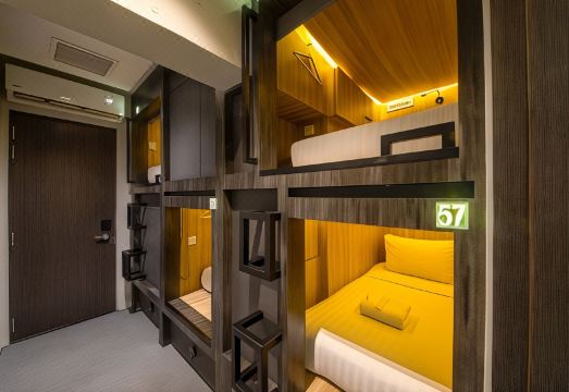 Cube Boutique Capsule Hotel @ Smith Street