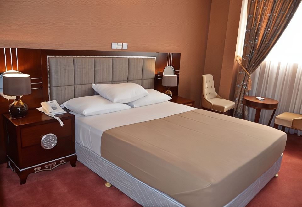3. Hotel Pa..