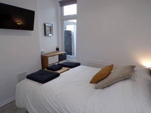 Inviting 3-Bed Apartment in Southend-on-Sea