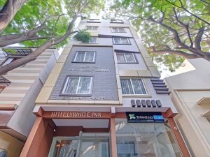 Treebo Trend White Inn - 2 Km Away from Chinnaswamy Stadium, Bangalore