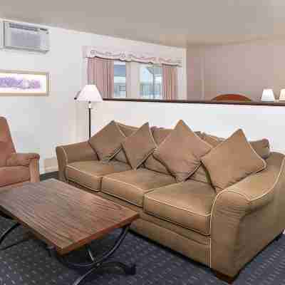 Svendsgaard's Lodge- Americas Best Value Inn & Suites Rooms