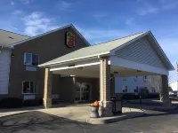 Super 8 by Wyndham Adrian Hotels in Adrian