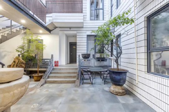 Muguang Xinze Homestay (Xi'an Huimin Street Sajinqiao Subway Station) Отели рядом с достопримечательностью «Shaanxi Institute of Industry and Transportation - Training Building»