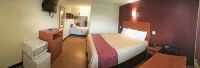 Bastrop Inn Hotel a Smithville