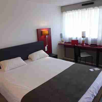 Brit Hotel Mayenne Rooms