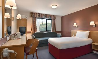 Days Inn by Wyndham Membury M4