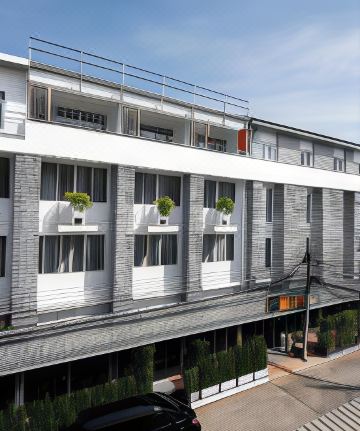 1. 랏차담넌 레지던..