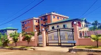 Stunning 3-Bedrooms GuestHouse in Limbe Cameroon Hotel di Buea